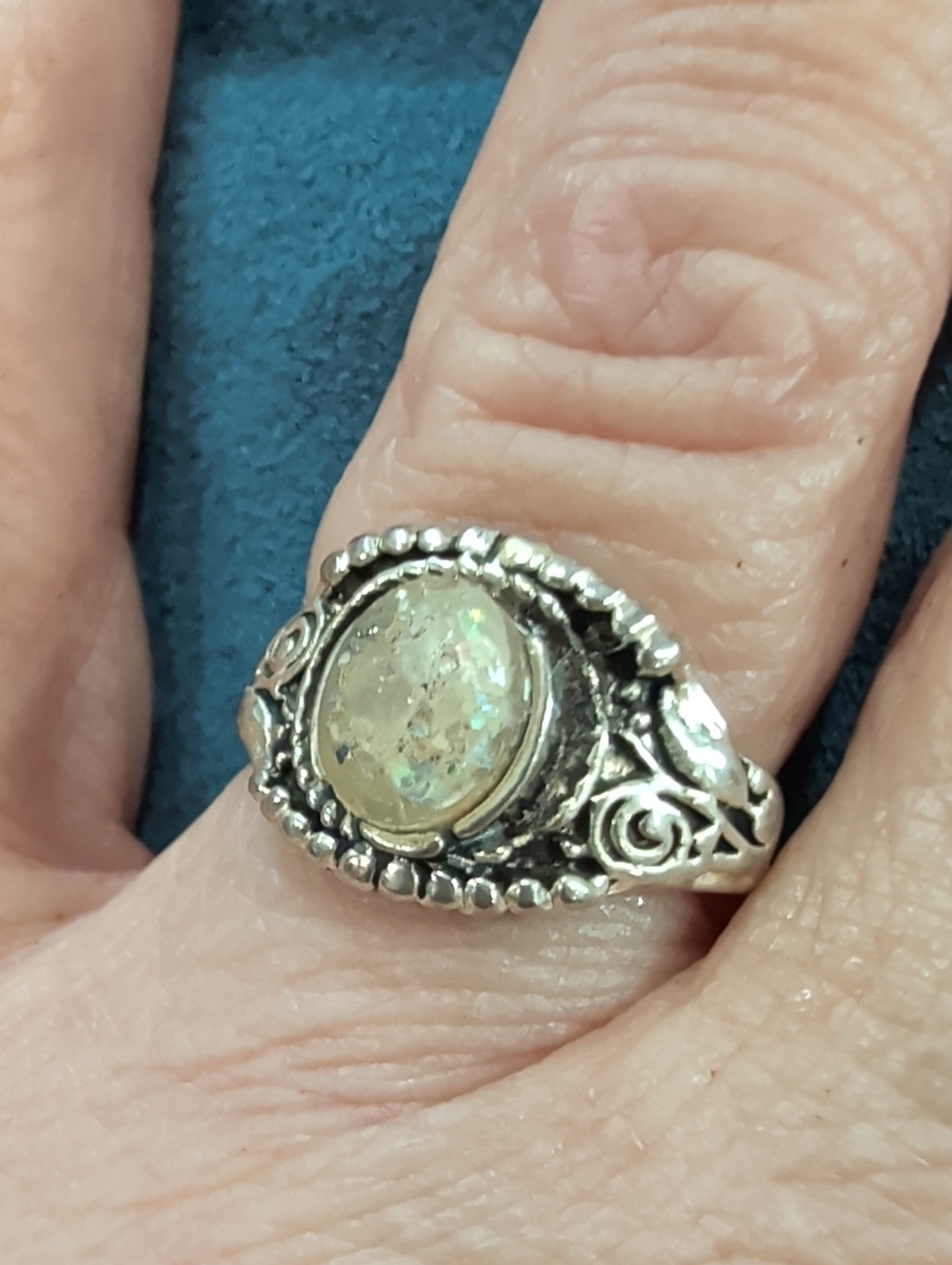 Unique Vintage Silver-Tone Opalescent Oval Ring